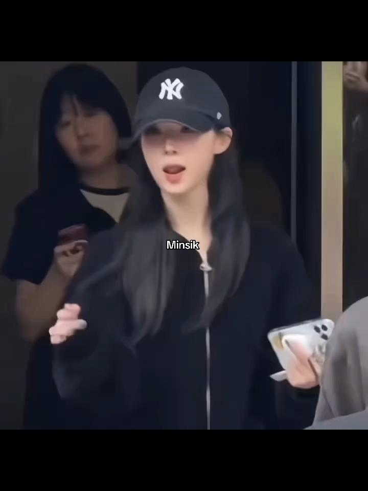 @KARINA