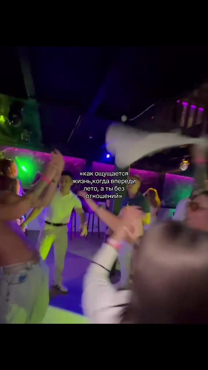 @alixvy