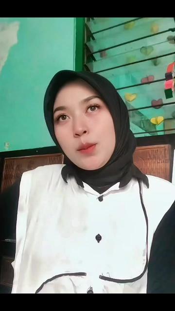 @Adeanie