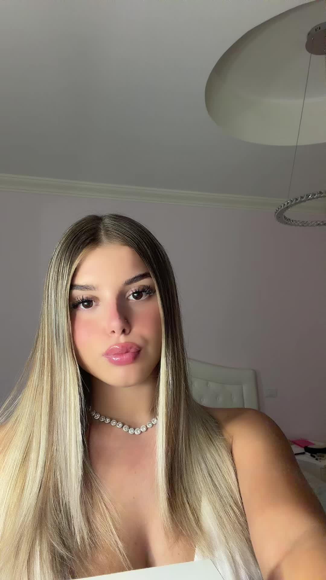 @𝟷𝟿