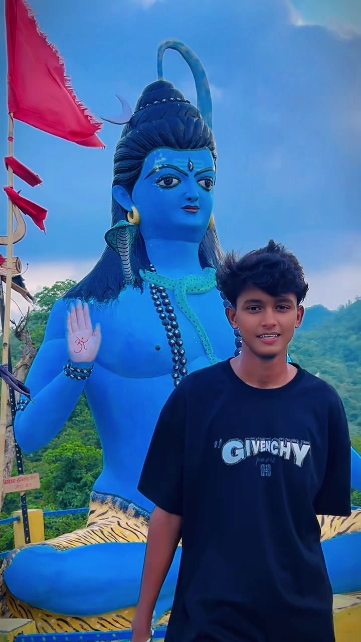 @MADHESI__XAURA