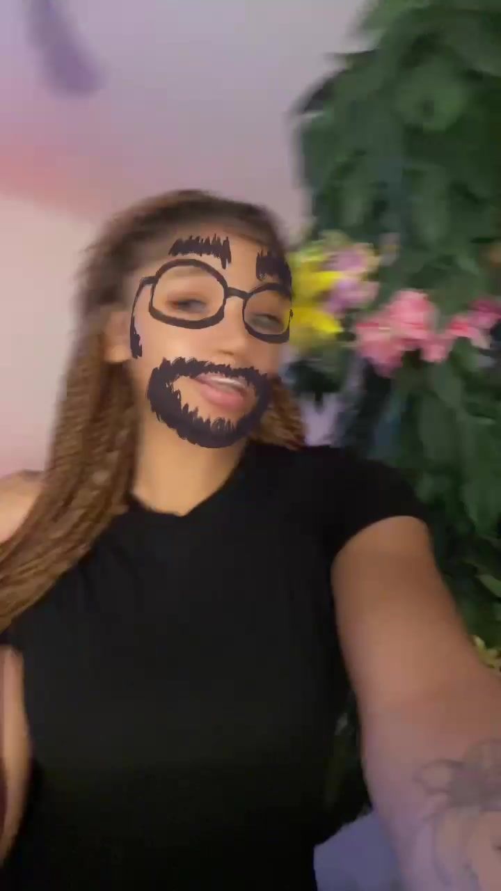 @ꨄ