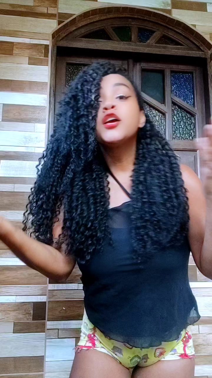 @Lucy a guria do short sexy