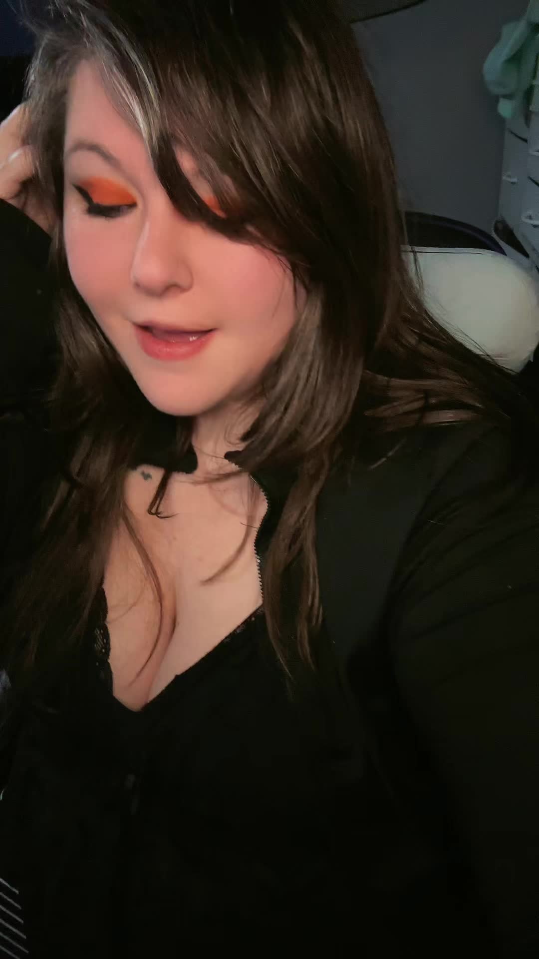 @hallochrissycat