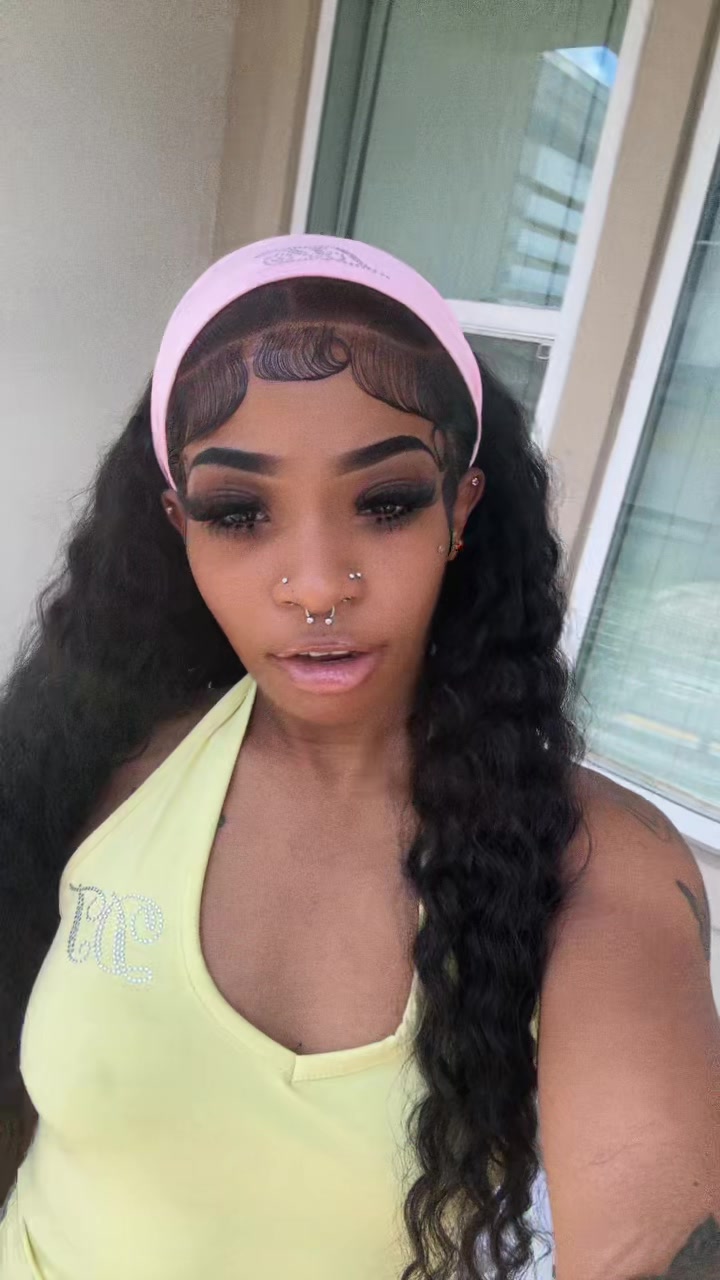 @👩🏽&zwj;❤️&zwj;💋&zwj;👩🏽