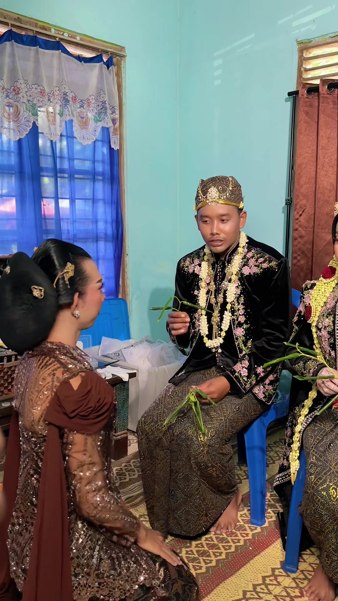 @Mbak Sari || Cucuk Lampah