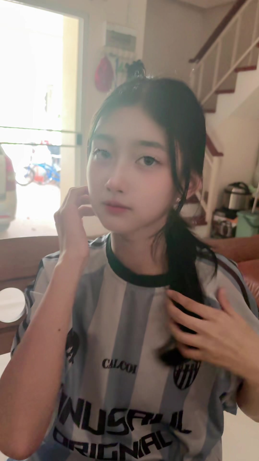 @Bee