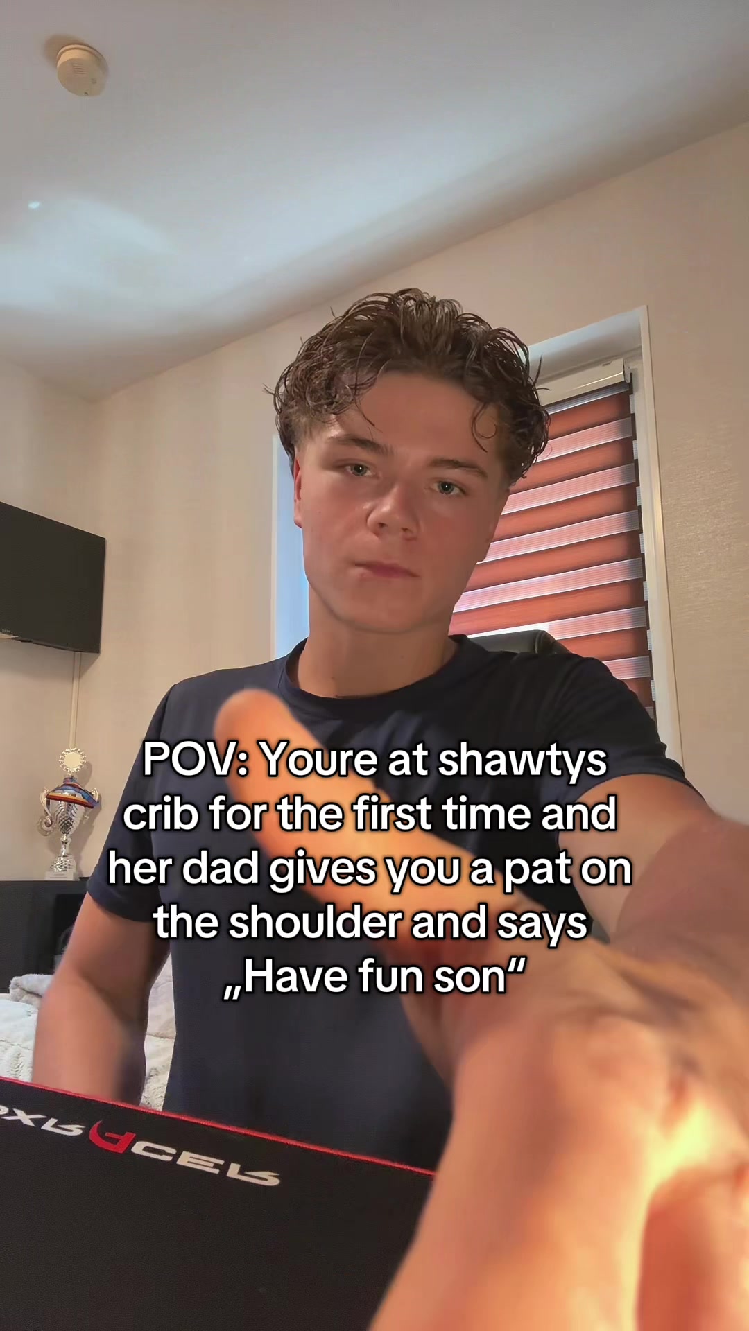 @Yvwes