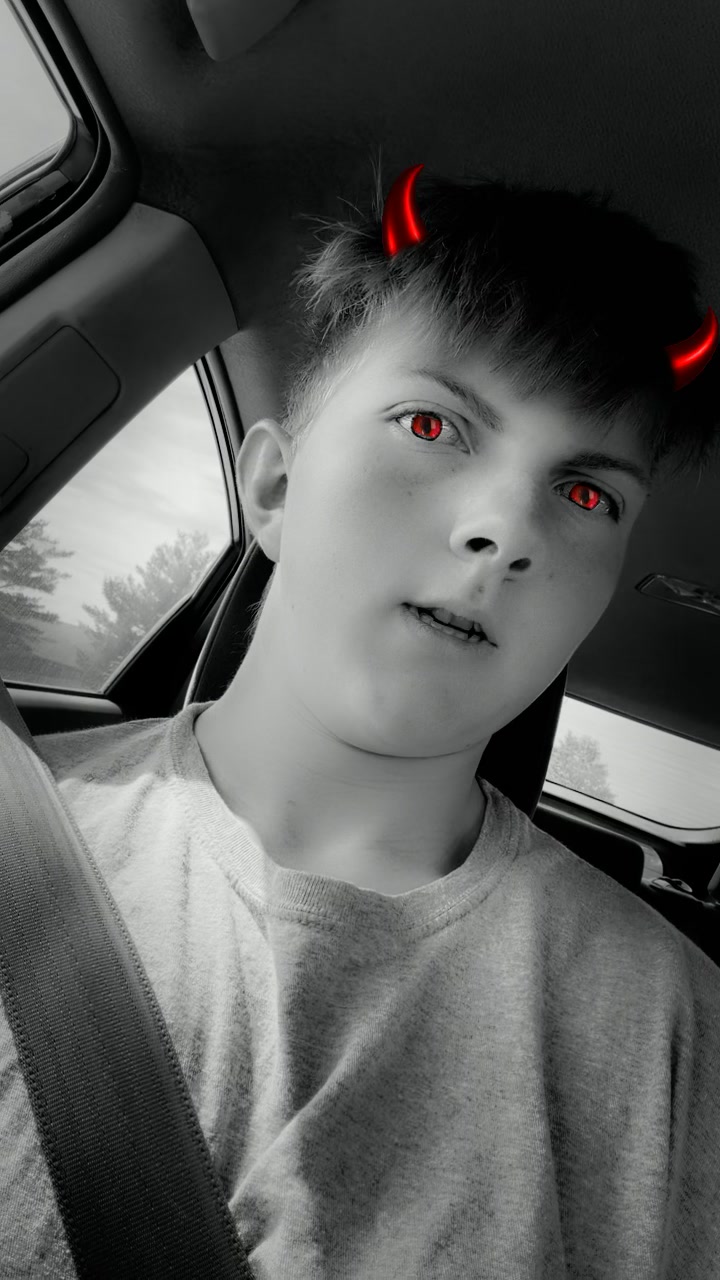 @FreakyAhCousin
