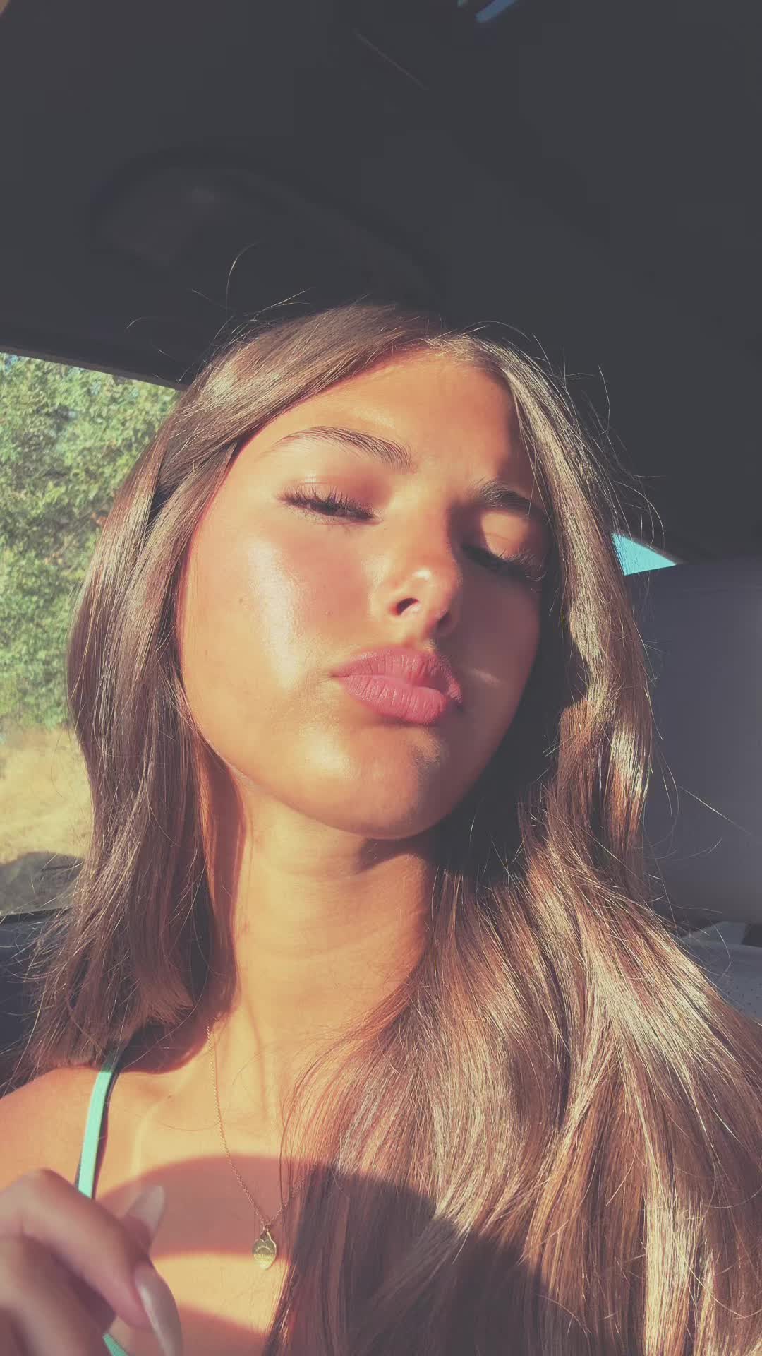 @Maybel