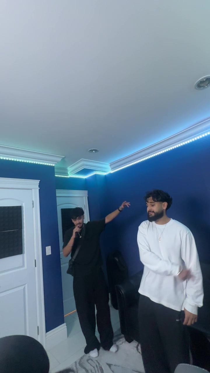 @arnaaz ⚡️