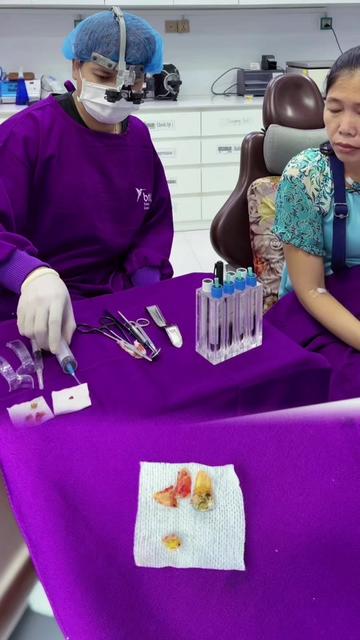 @ដុកទ័រធ្មេញ សុខហេង - Dokter