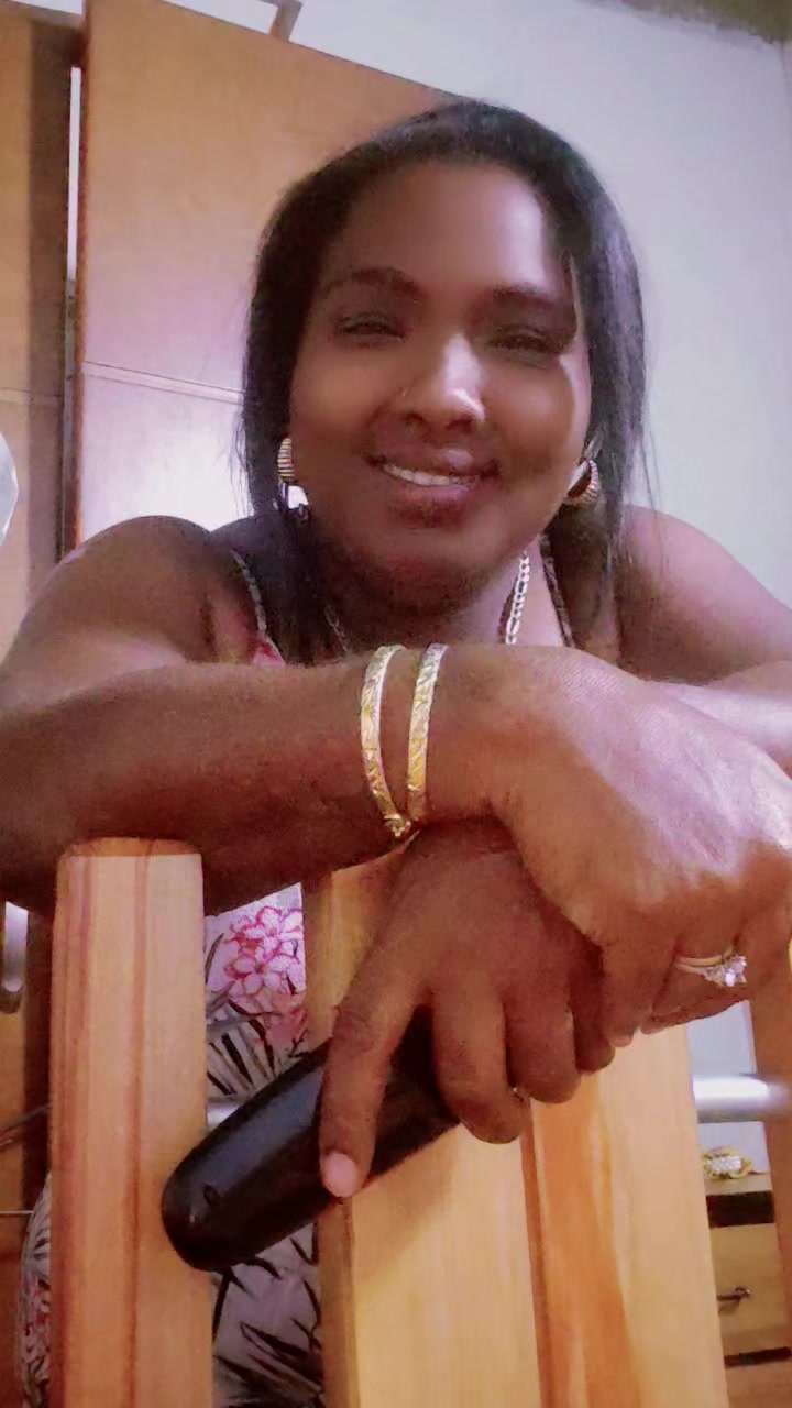 @Amanda Essequibo coast girl