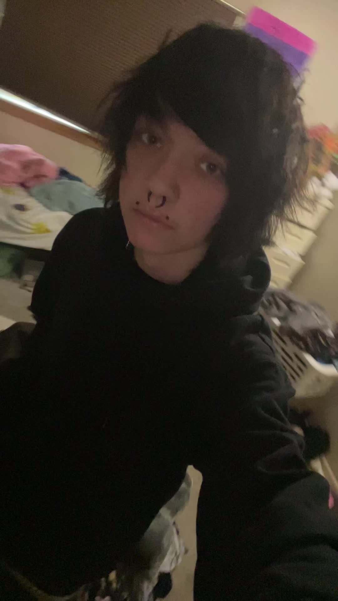 @finsshins