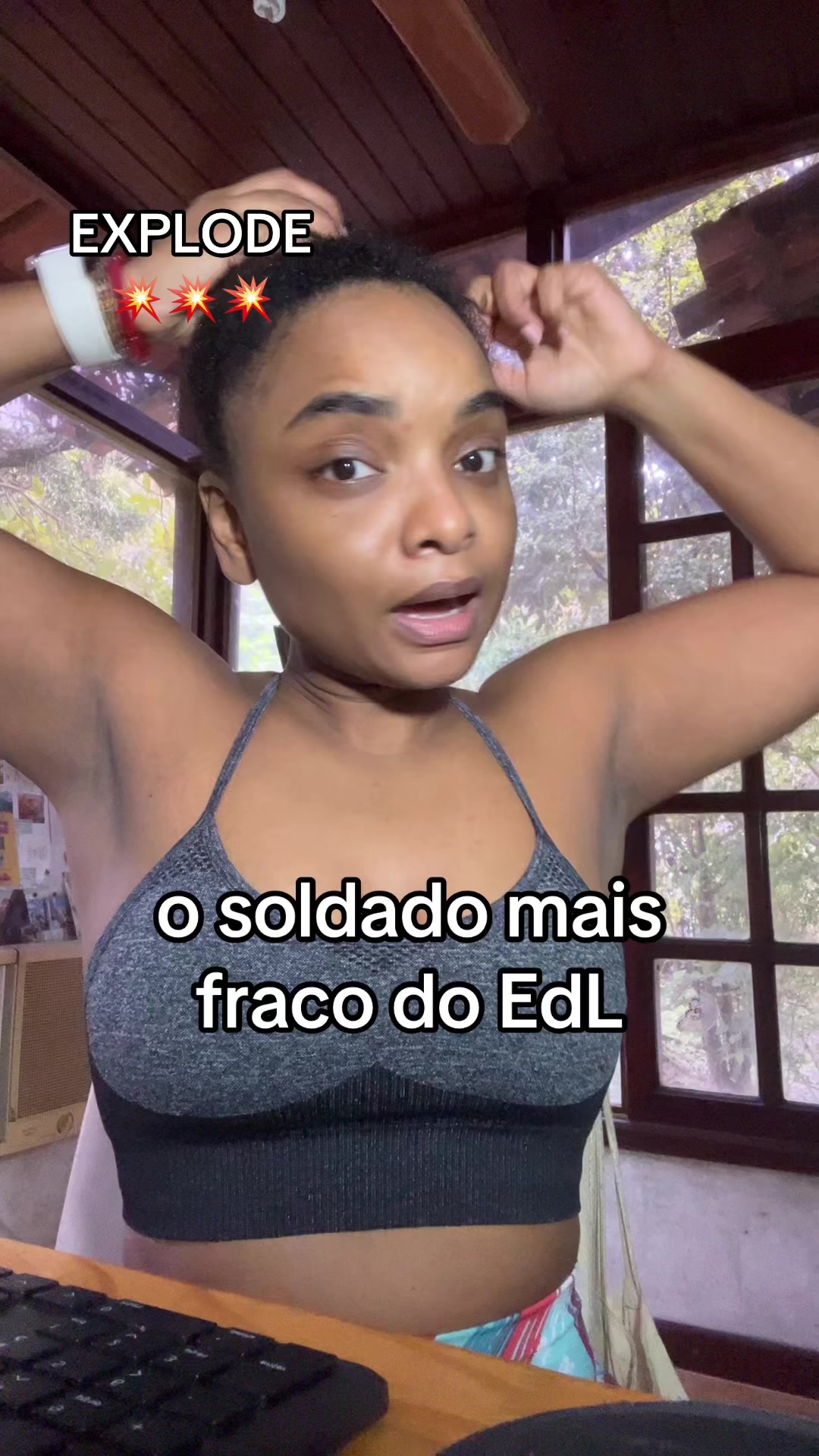 @Esthela