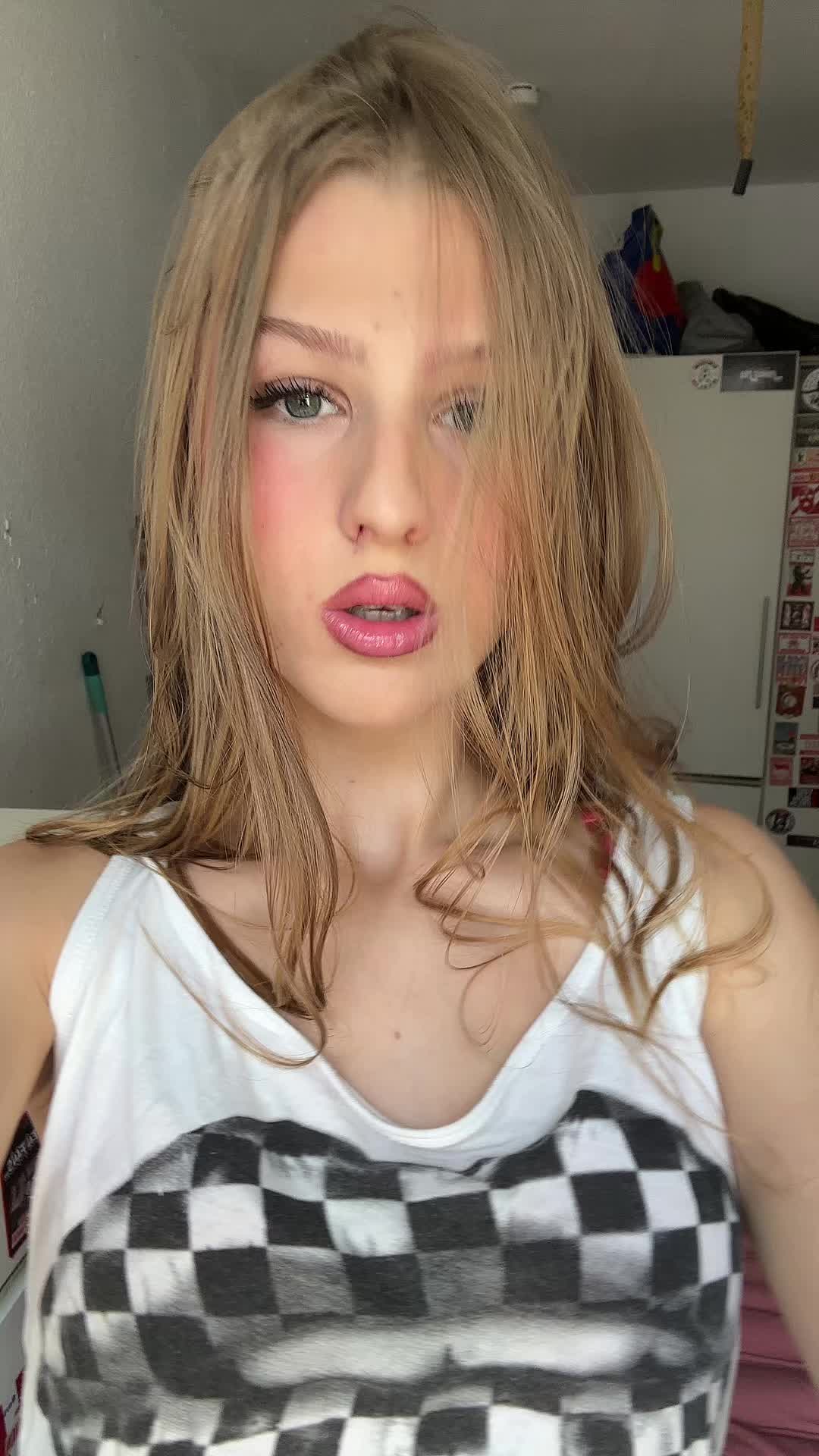 @️