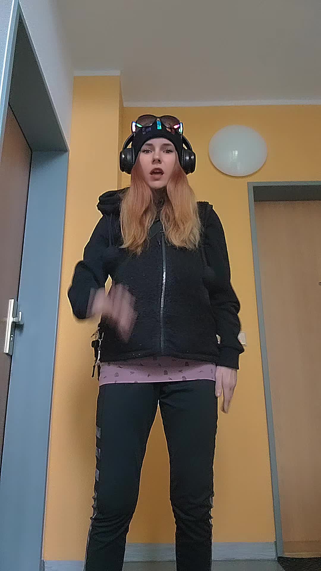 @x.ixts_leny