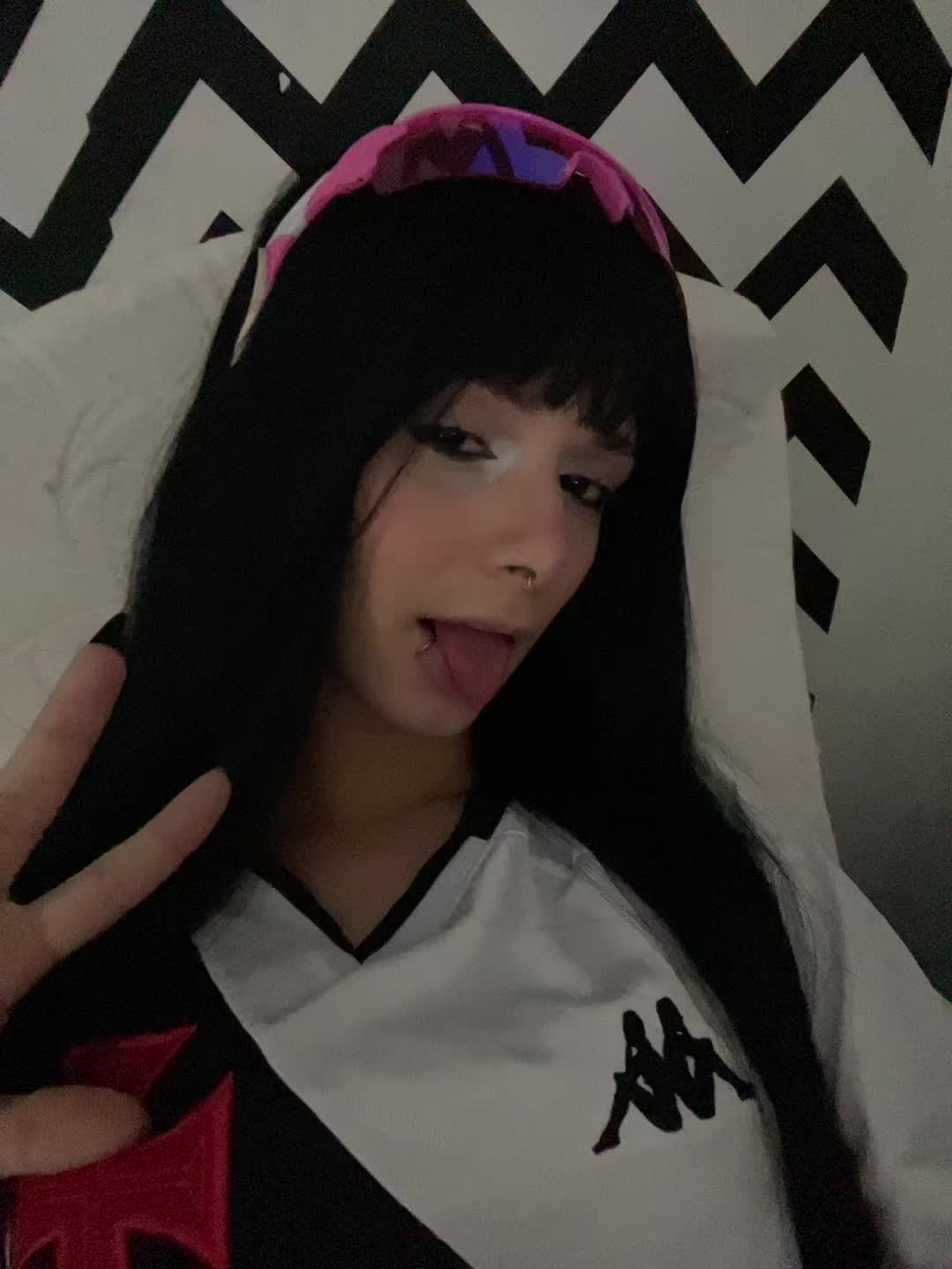 @👾