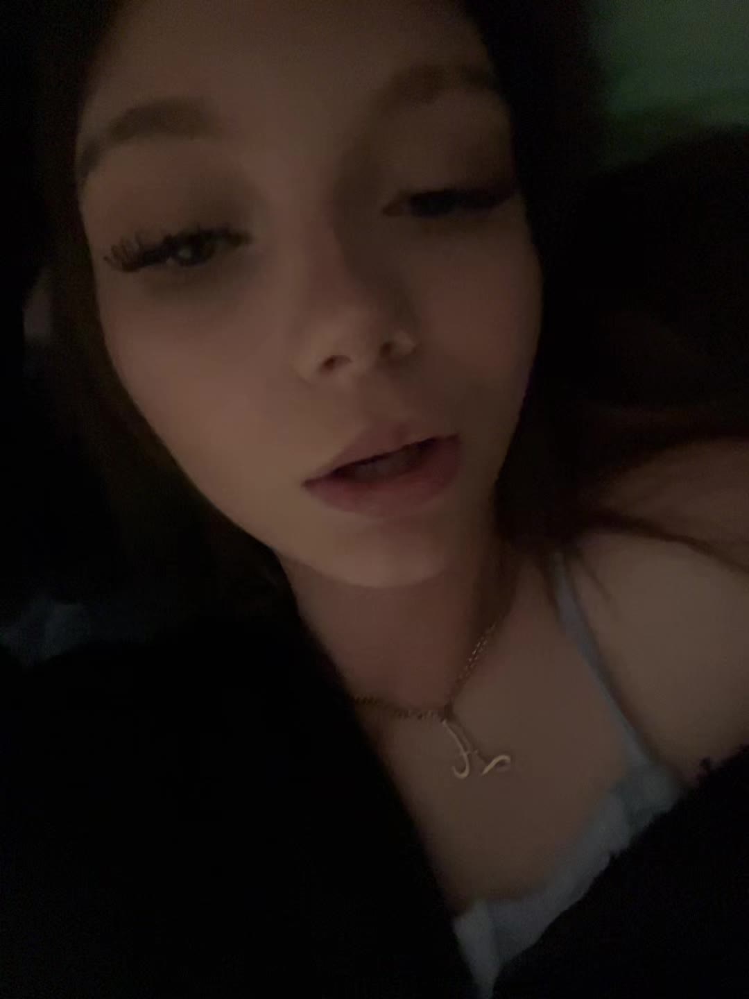 @Lika_2402