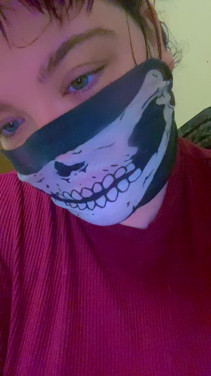 @lilmasked girl420