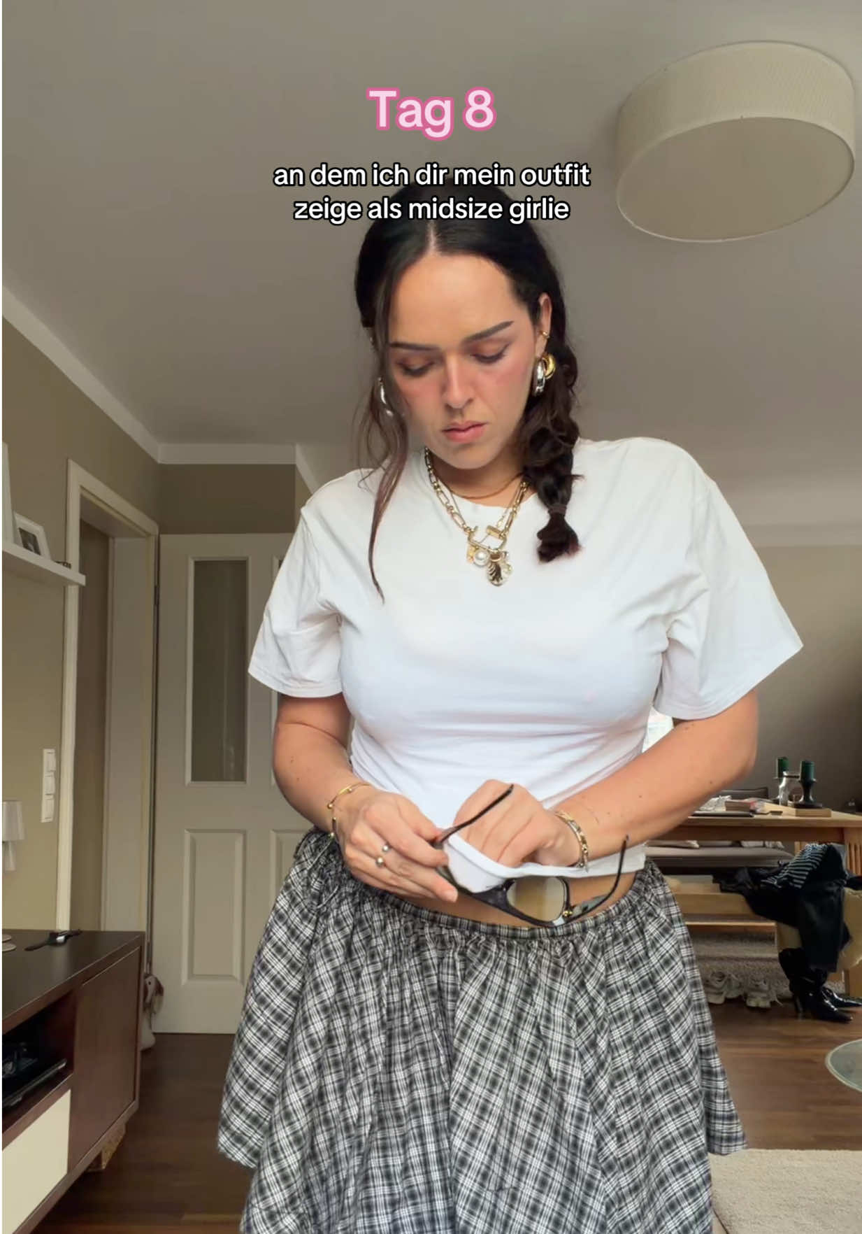 @MELINA SOPHIA