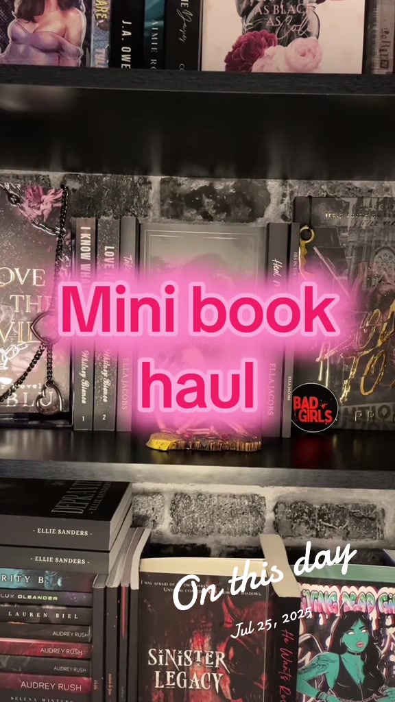 @DrkRomanceReader
