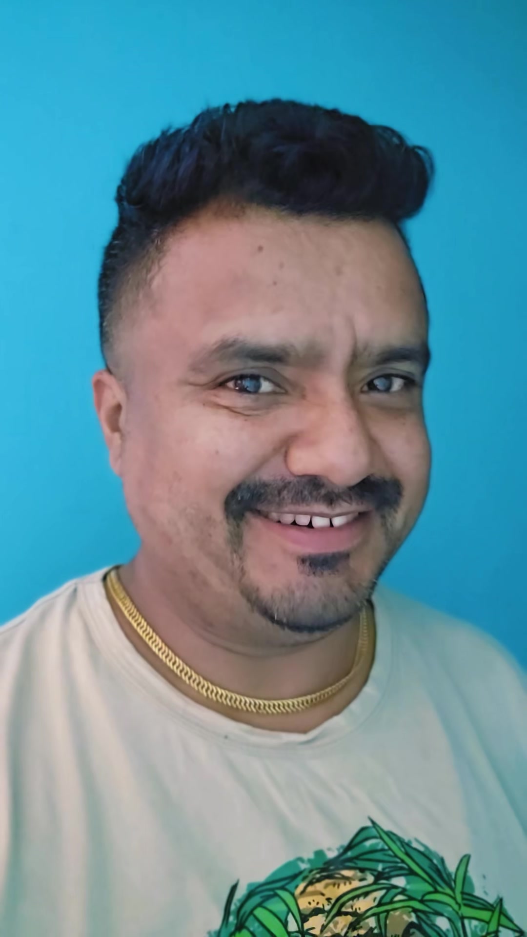 @Anups Vlogs