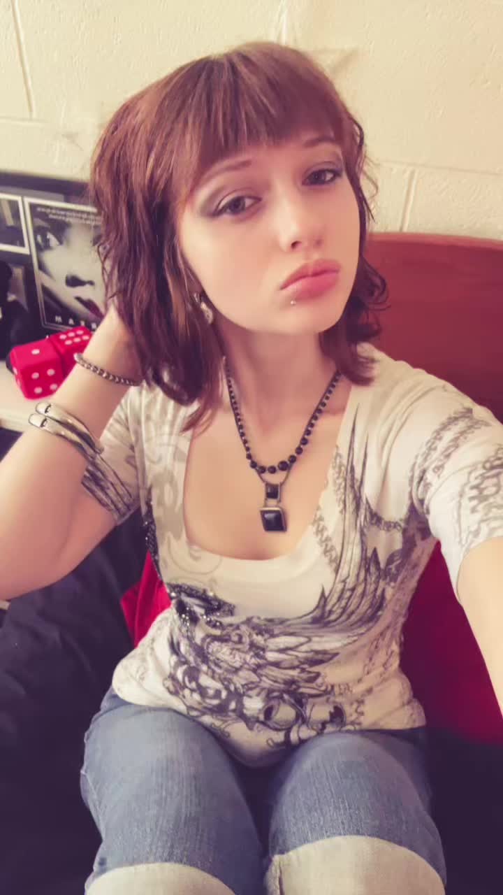 @v <3