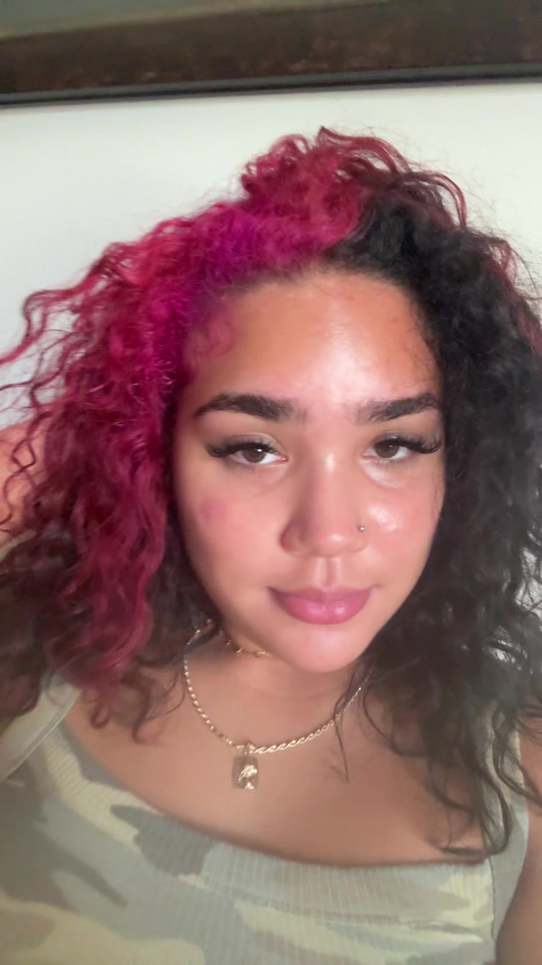 @hoyouisathot