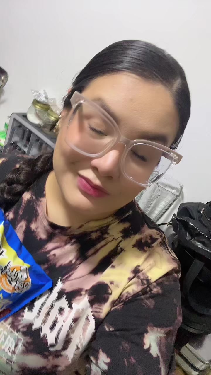 @Laura Santiago💜
