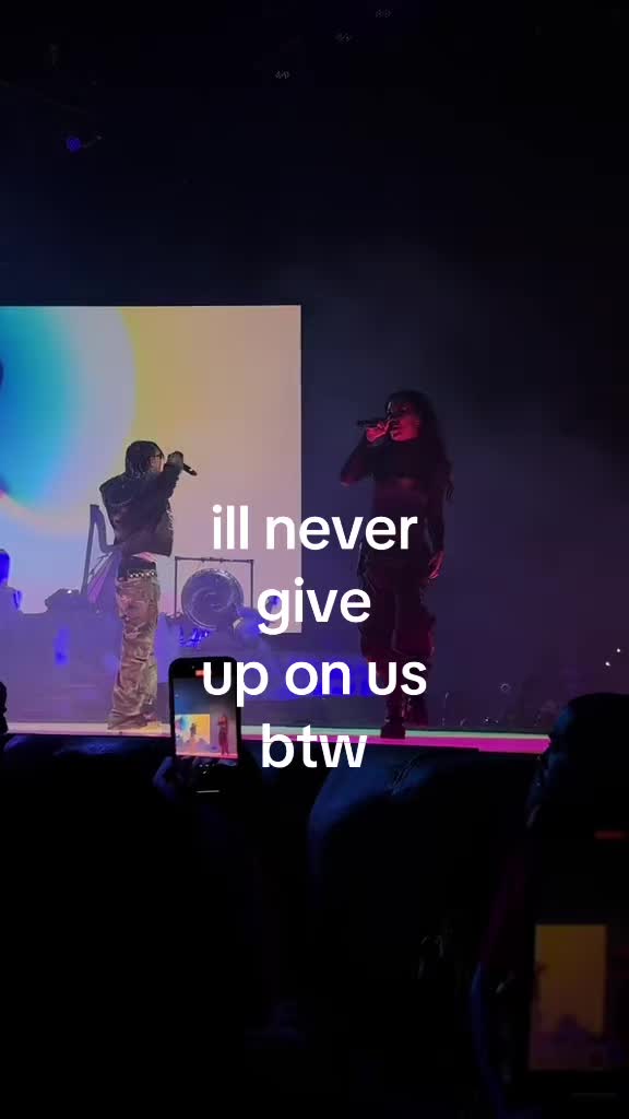 @⃟
