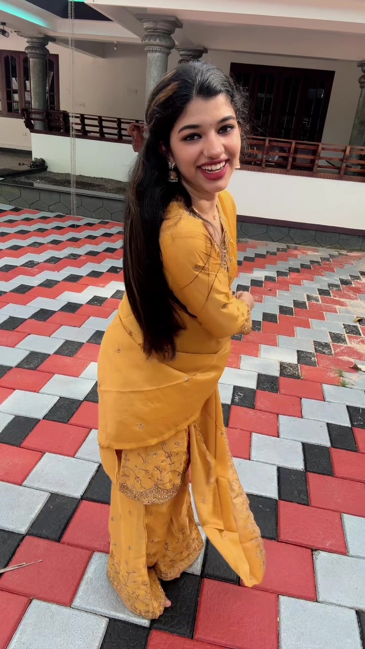 @MALAVIKA_ANILKUMAR