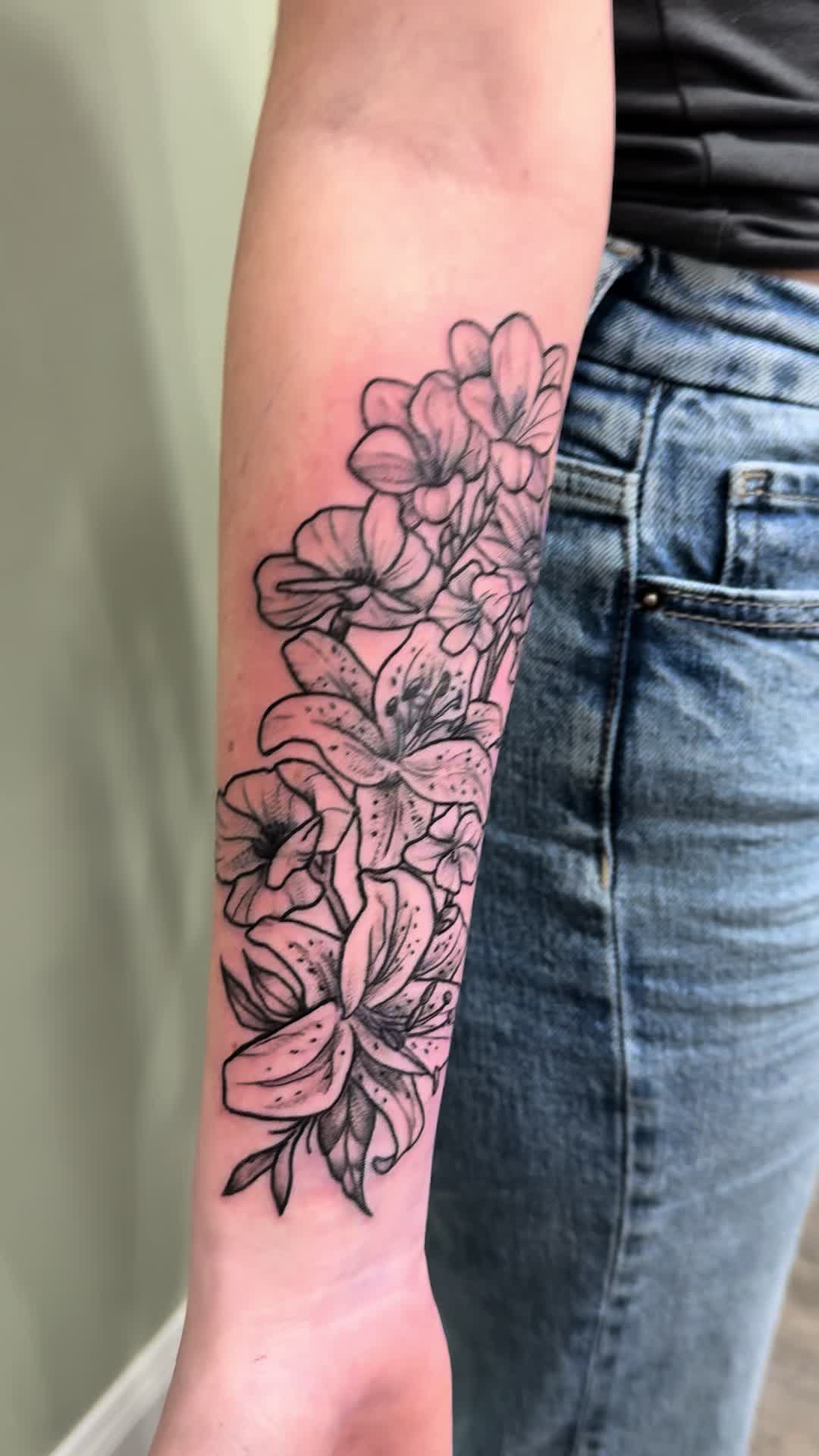 @Caroline Phelps Tattoos