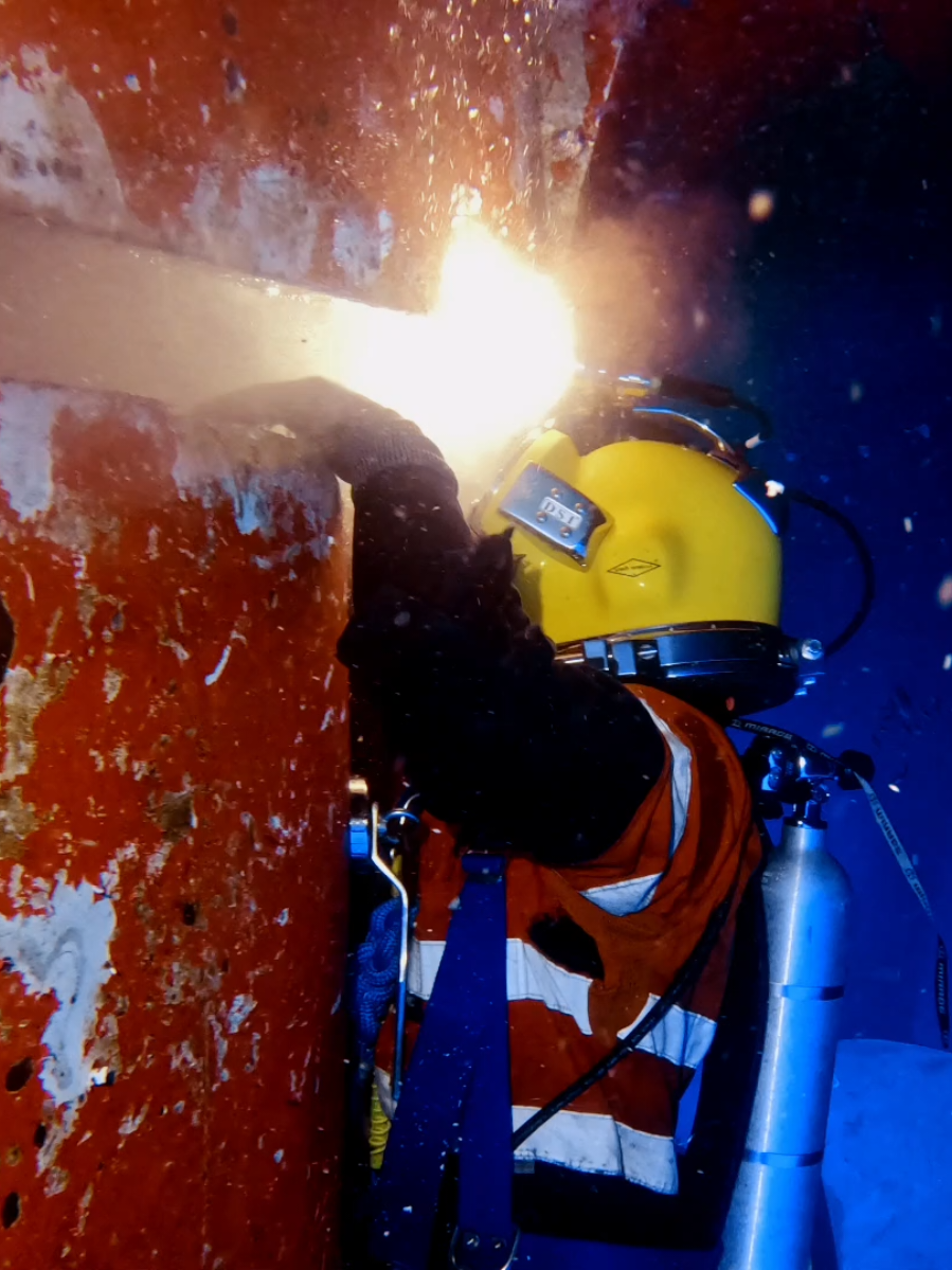 @auscomdiver