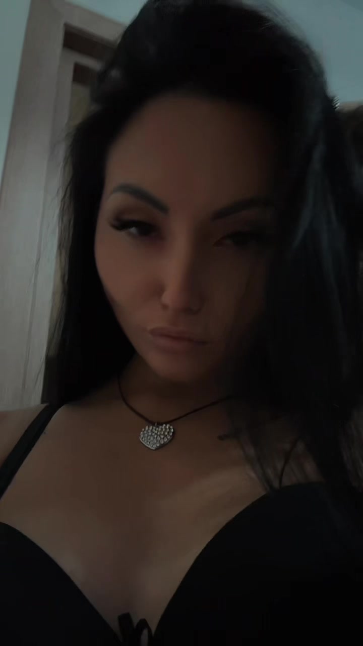 @Helen 🖤