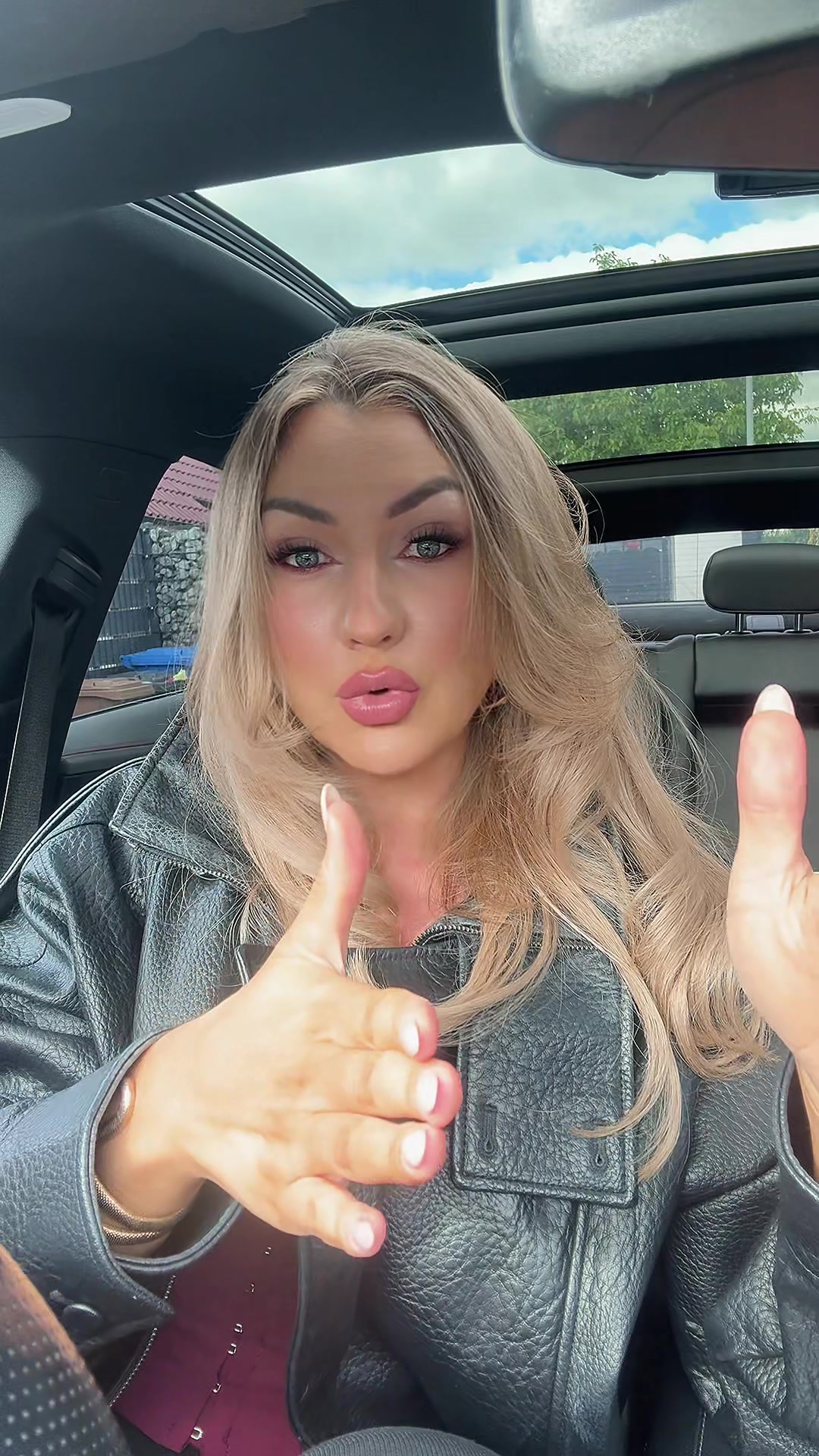 @kristinathrills