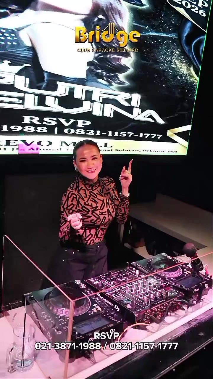 @Bridge Club Karaoke Billiard