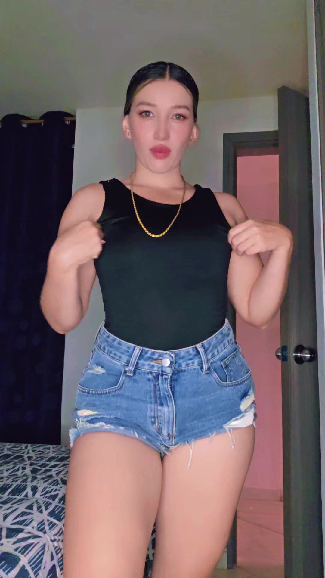 @OJITOS🇨🇴👀🇨🇷