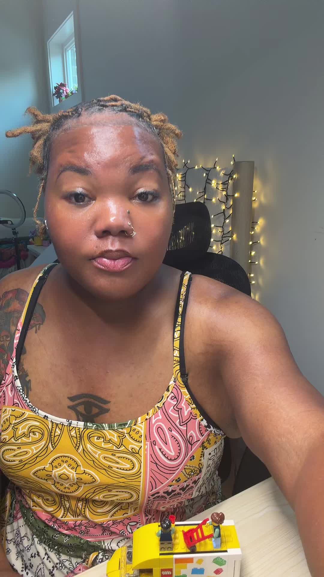 @Niayvette