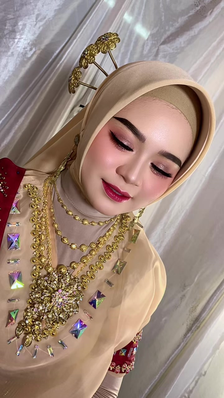 @hermawatimakeuphairdo,MUABone
