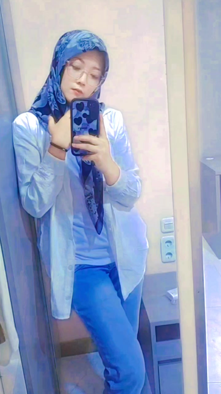 @Dewi Aurora Khan