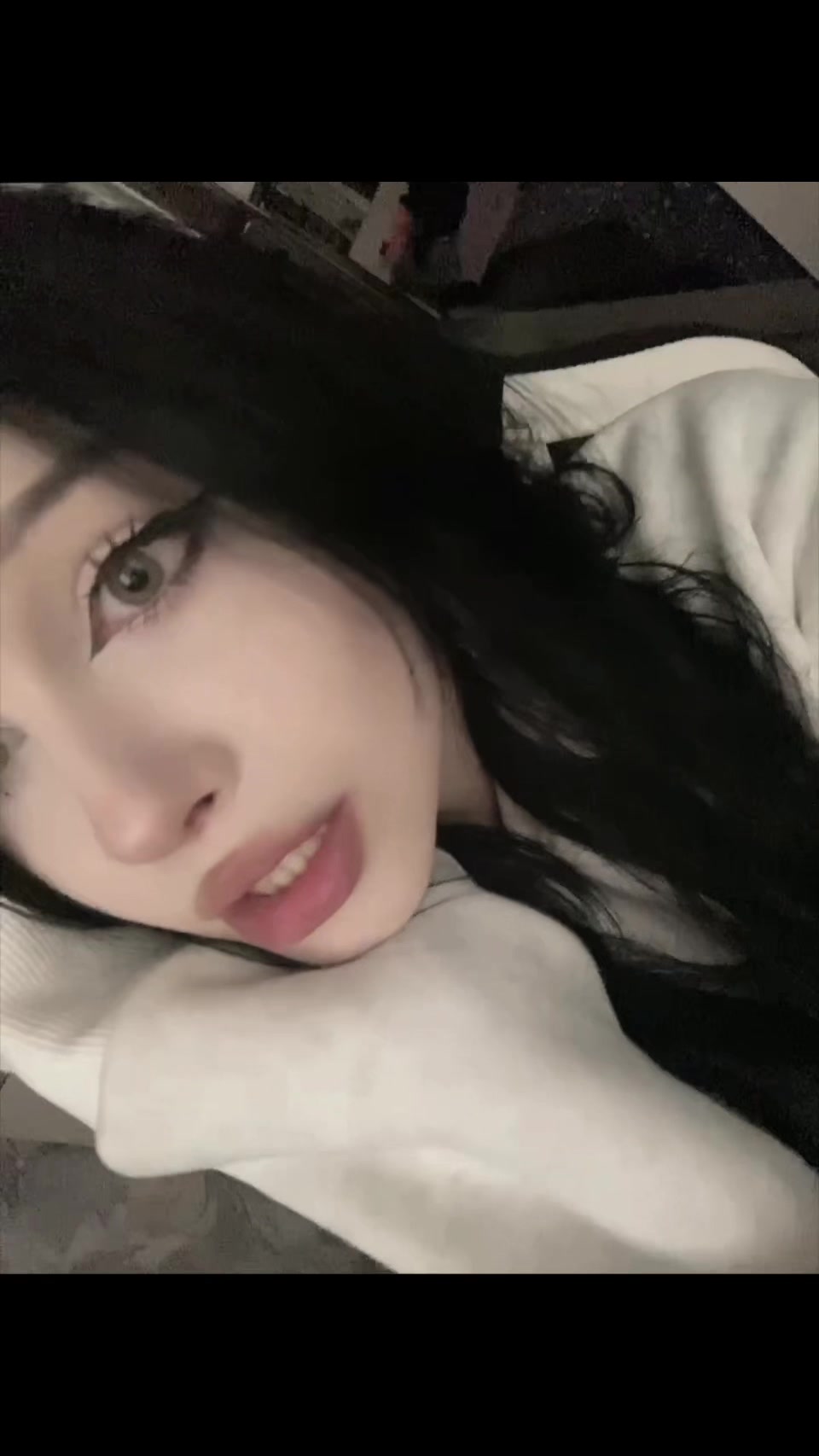 @//