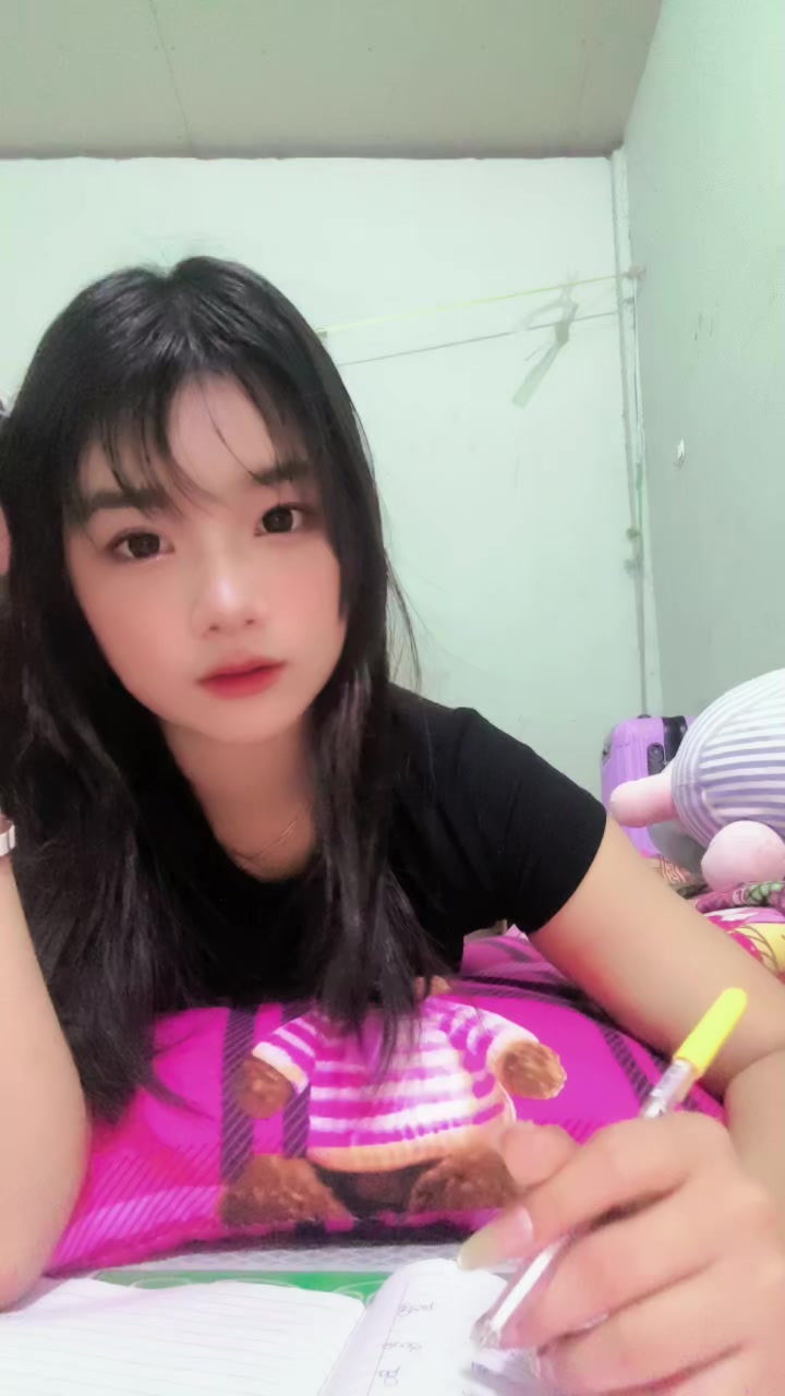 @Mãy🐼