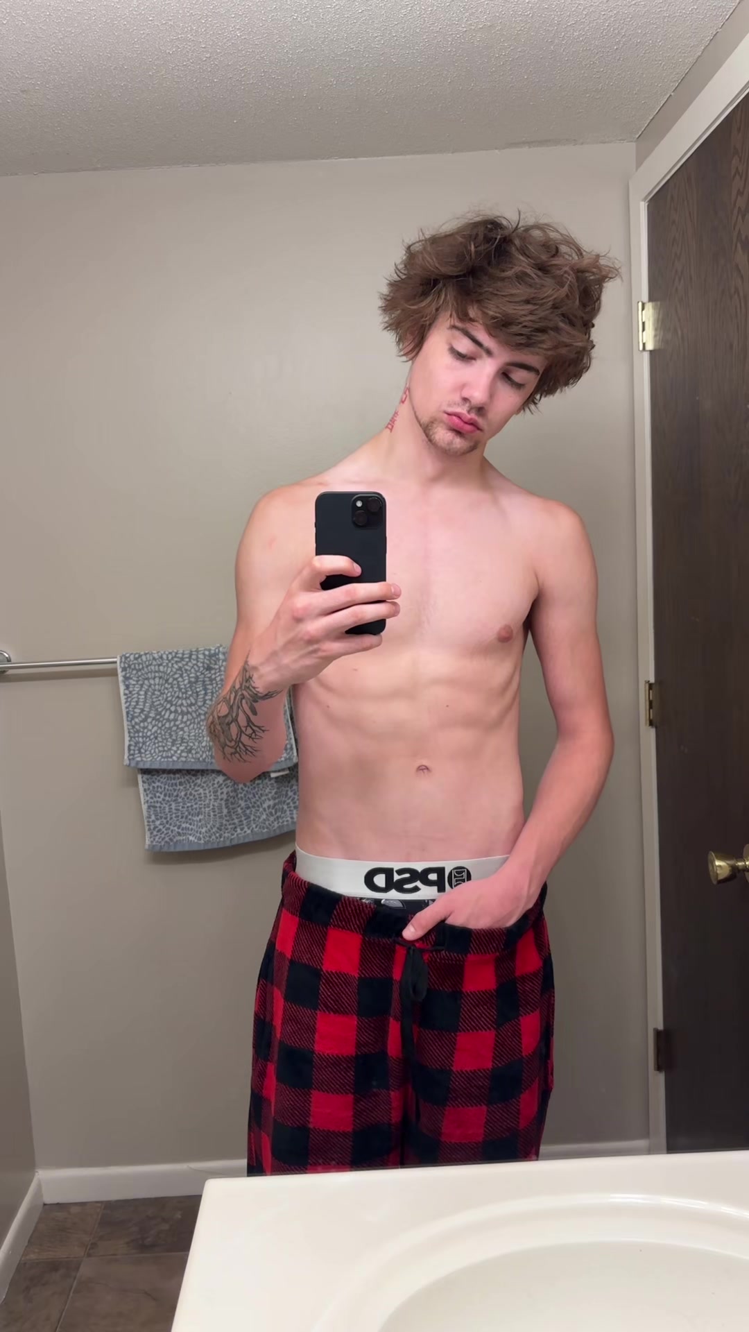 @YourLocalVamp.2