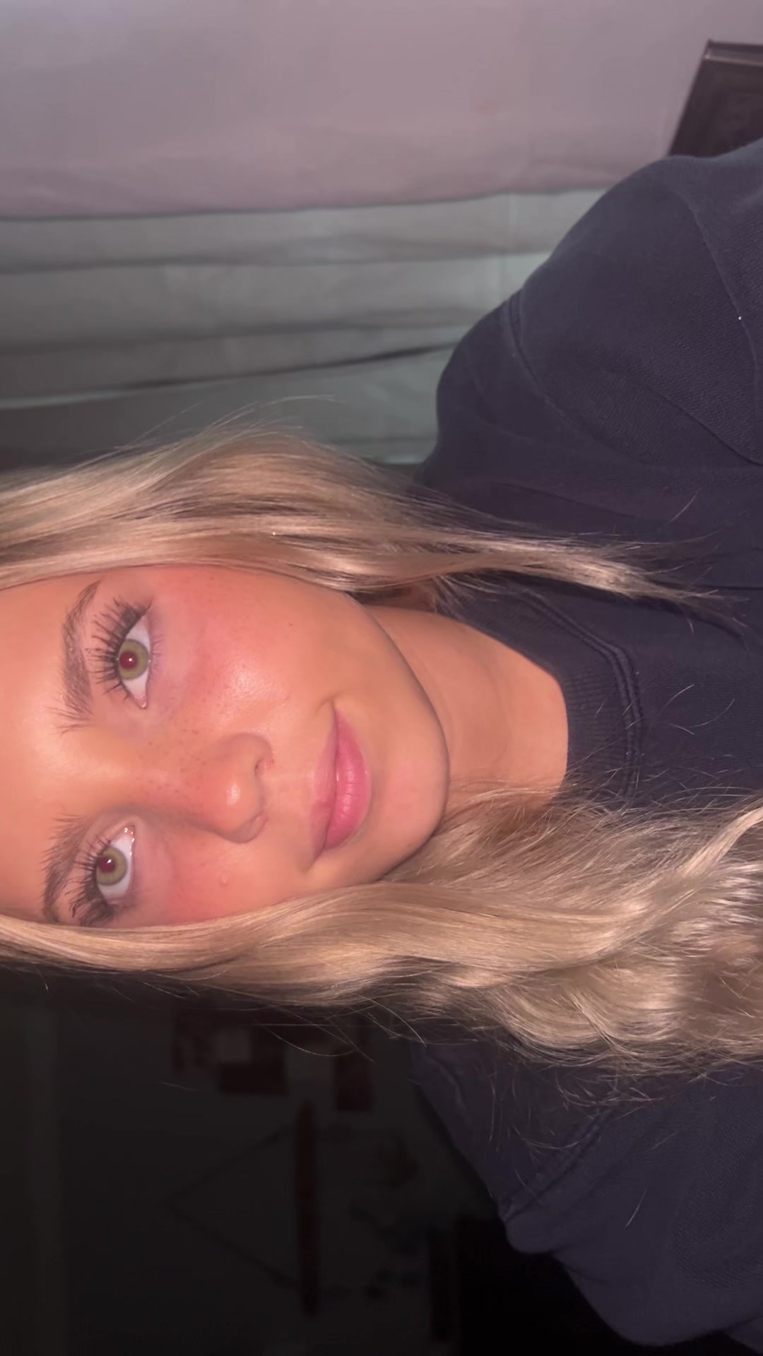 @$elena😛
