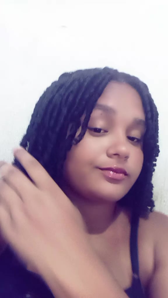 @thatazinha4