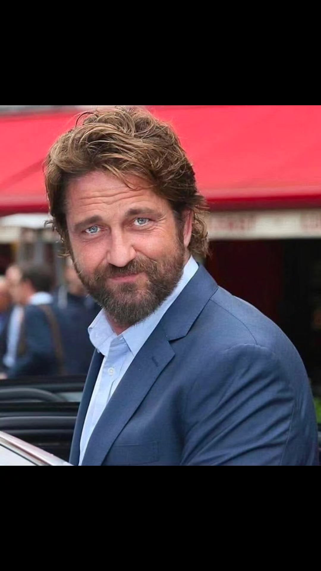 @Gerard Butler for real