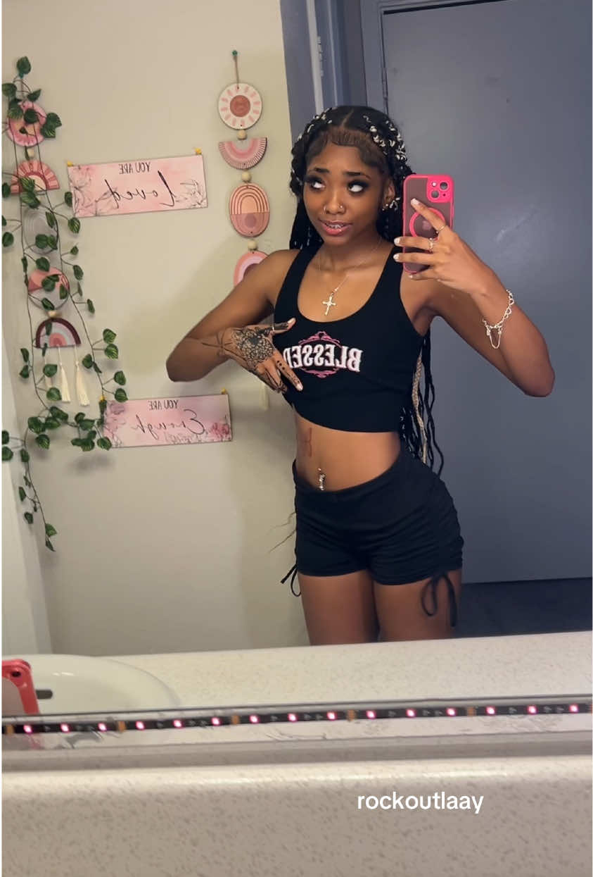 @rockoutlaay