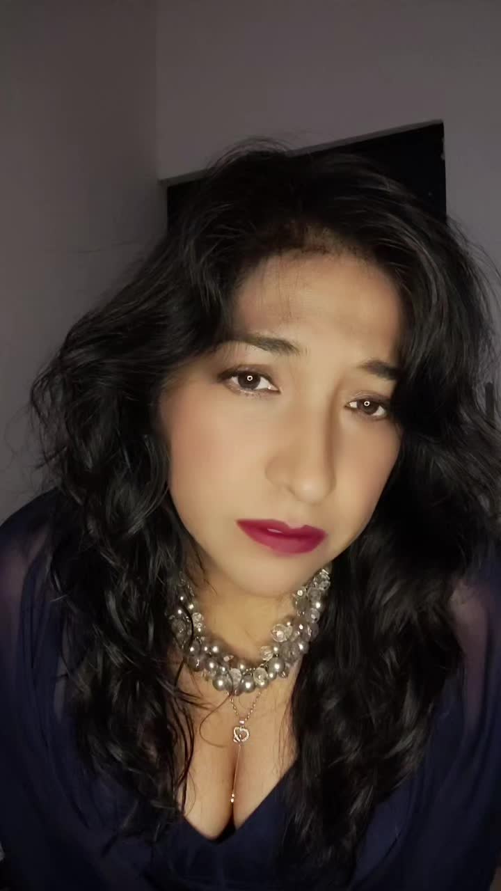 @elvirita la pueblerina