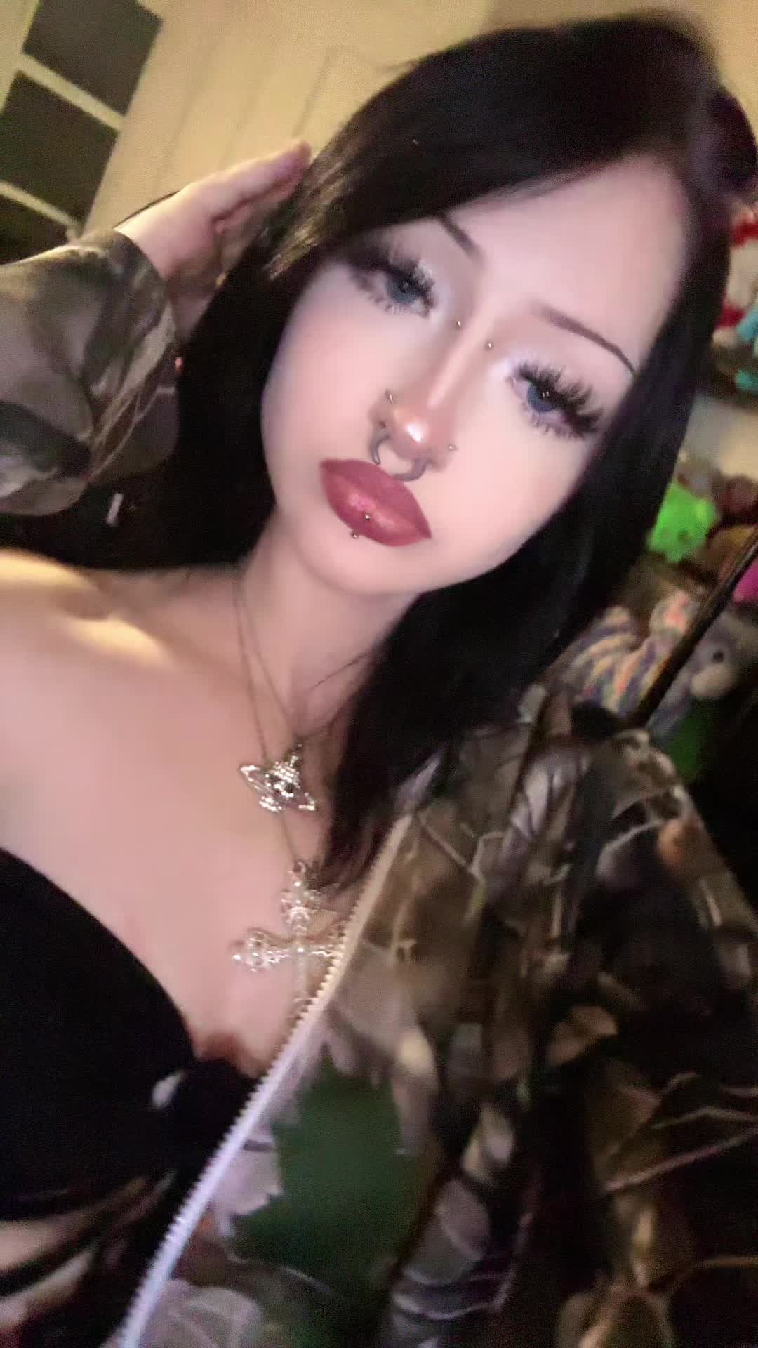 @𝔅𝔯𝔶𝔩𝔢𝔢.𖣂
